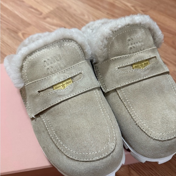 Miumiu Suede mules - Picture 5 of 8